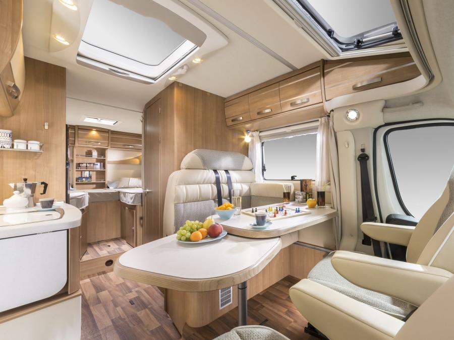 Интерьер Hymer Exsis-t 2013 года  (фото 2 из 3)
